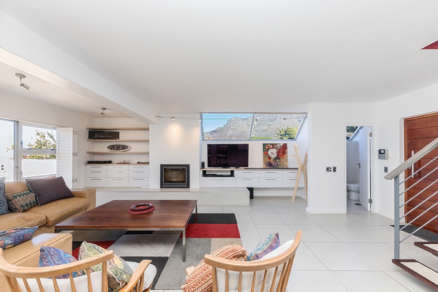 To Let 4 Bedroom Property for Rent in Tamboerskloof Western Cape